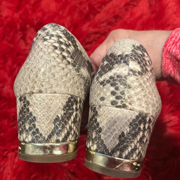 Women’s snake design shoes size 7 - Picture 2 of 9
